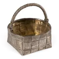 Salière en trompe-l'œil en forme de panier en écorce