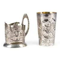 Support à verre à thé massif et grand gobelet avec bogatyr