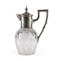 KARAFFE MIT SILBER-MONTIERUNG MIT LORBEERGIRLANDE