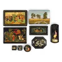 SAMMLUNG VON ACHT LACKDOSEN UND EINER LACKBROSCHE