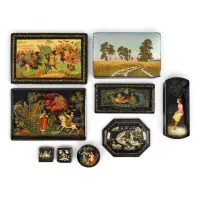 SAMMLUNG VON ACHT LACKDOSEN UND EINER LACKBROSCHE