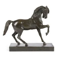 TRABENDES PFERD