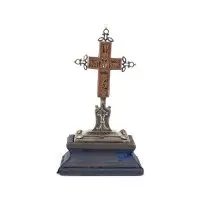 Très fine croix avec grandes fêtes et monture en argent
