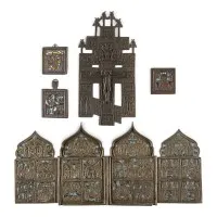 Collection de cinq icônes en bronze : crucifix, fêtes et saint Nicolas de Myre