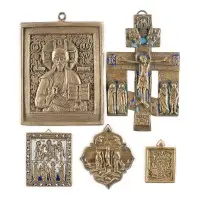Collection de cinq icônes en bronze : crucifix, déisis, Christ Pantocrator et Mère de Dieu en trône
