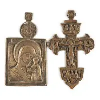 Deux icônes en bronze : crucifix et Vierge de Kazan