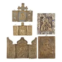 Collection de cinq icônes en bronze avec représentations de la Mère de Dieu