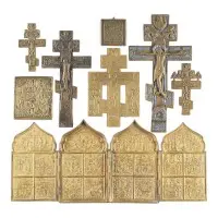 Collection de huit icônes en bronze : crucifix et fêtes