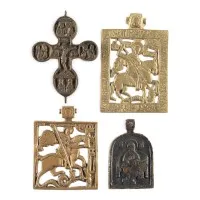 Collectie van vier bronzen iconen: crucifix, Christus Pantocrator en Sint-Joris die de draak verslaat