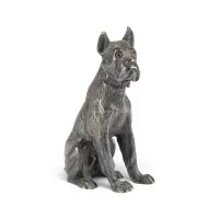 Figurine d'un dogue allemand