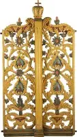 Monumentale koninklijke deur van een kerkiconostase met de vier evangelisten