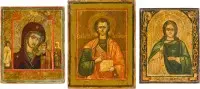 Drie miniatuuriconen: de Moeder Gods van Kazan, de heilige Panteleimon en een martelares
