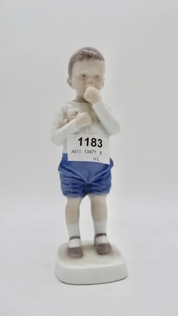 1 figuur "jongen met appel"