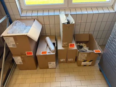 Posten div. Kaffeebecher + Deckel