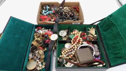 1 lot de bijoux fantaisie