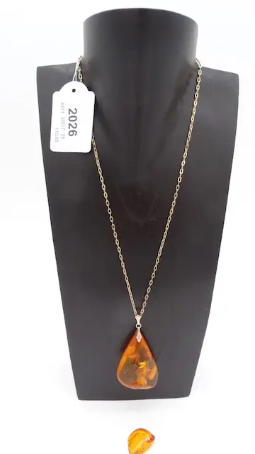 1 collier femme or 333 avec ambre