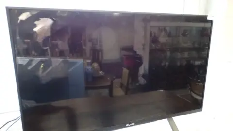 1 televizor Sony + dálkový ovladač