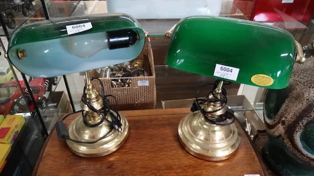 2 tafellampen met groene kap
