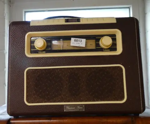 1 staré rádio