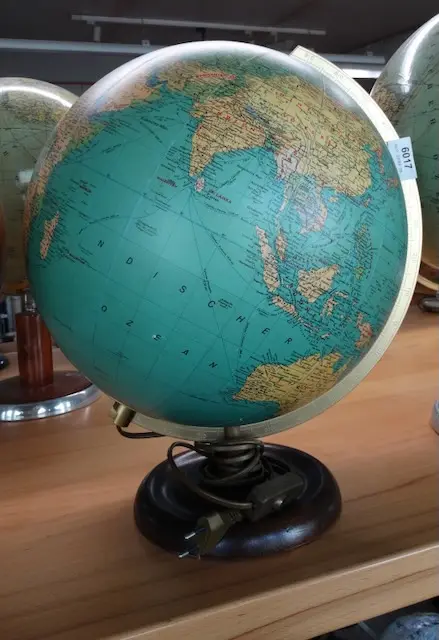 1 globe