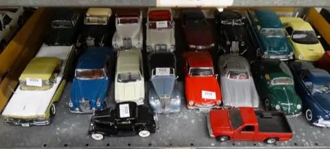 1 lot of model cars