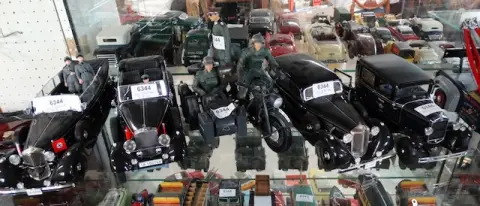 1 small lot of model cars "Military"