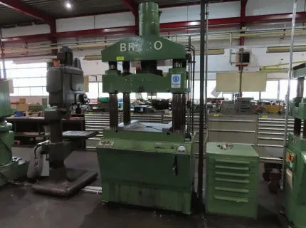 1 hydraulic press, mfr.: HESSMERT, (BRACO), type: 100E4, year: 1981, incl. tool cabinet