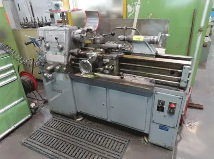 1 lathe, make: Weiler, type: Condor, centre height approx. 110 mm, centre distance approx. 700 mm, including accessories in drawer cabinet