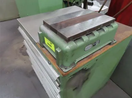 1 magnetic chuck, make: Binder, type: 35T330