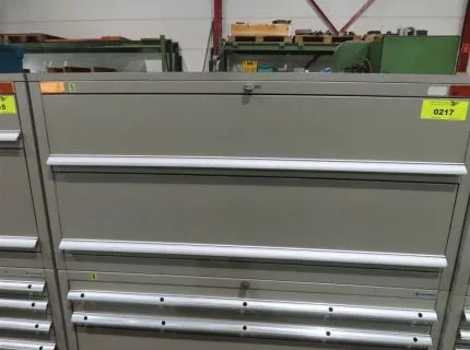 2 tool cabinets, approx. 100 x 54 cm, 2 drawers, contents: various old machines, 1 tool cabinet, approx. 100 x 100 cm, 7 drawers, contents: various washers and springs
