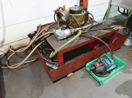 2 bacs de récupération d'huile, tailles différentes, fabrication maison