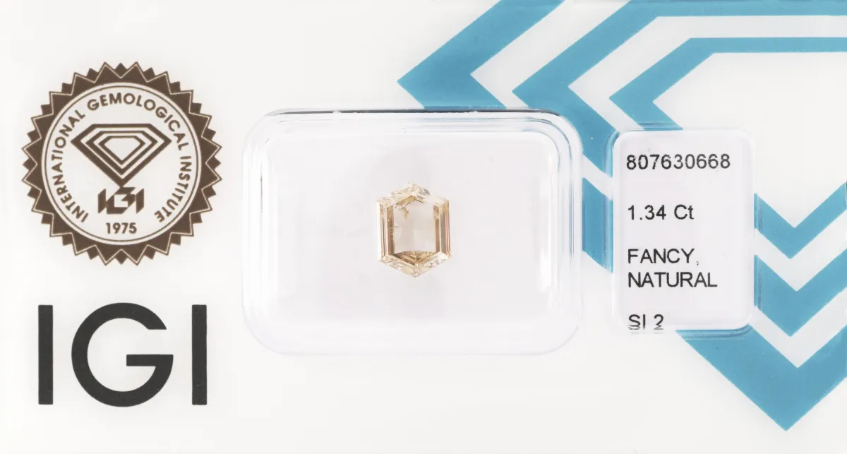 Losse diamant, 1,34 ct Natural Fancy Light Brownish Yellow/si2, Hexagonal Step Cut, 8,14