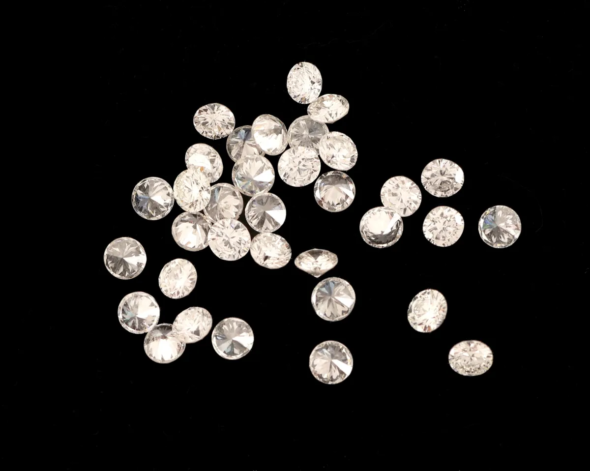 Lot lose Brillanten zus. ca. 1.00 ct feines Weiß-Weiß/vs, D. ca. 1.9-2.00 mm,