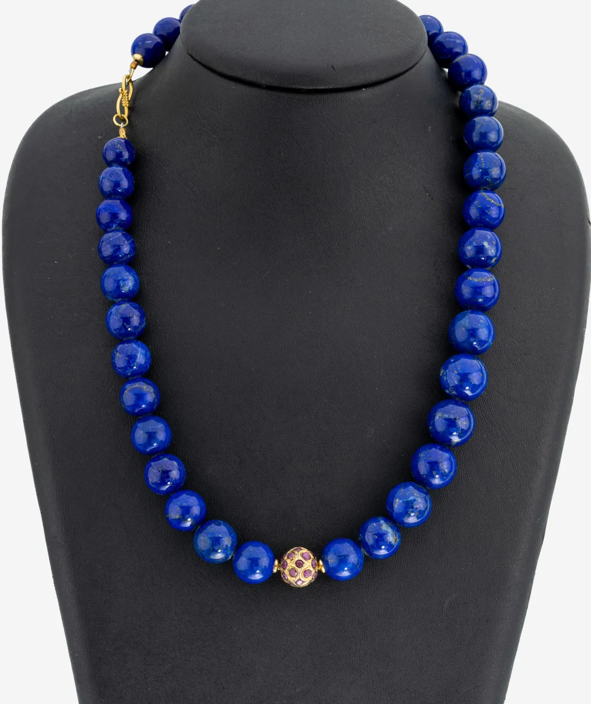Lapis lazuli necklace with 18 kt gold clasp, 750/000 gold, graduated
