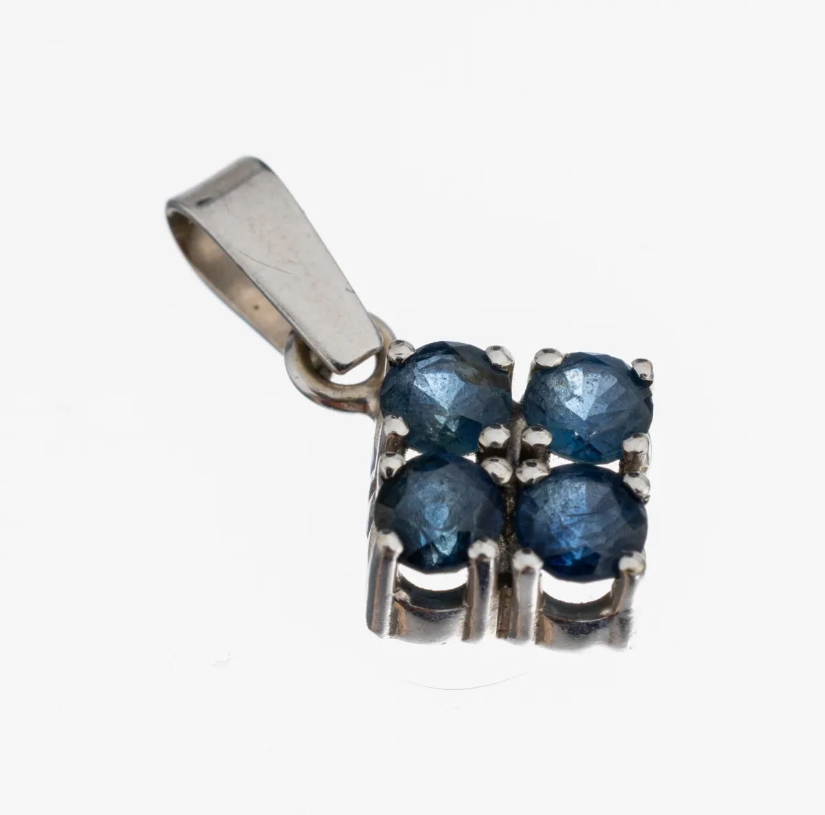 14 kt gold sapphire pendant, 585/000 gold, 4 round faceted sapphires totalling approx. 0.50 ct