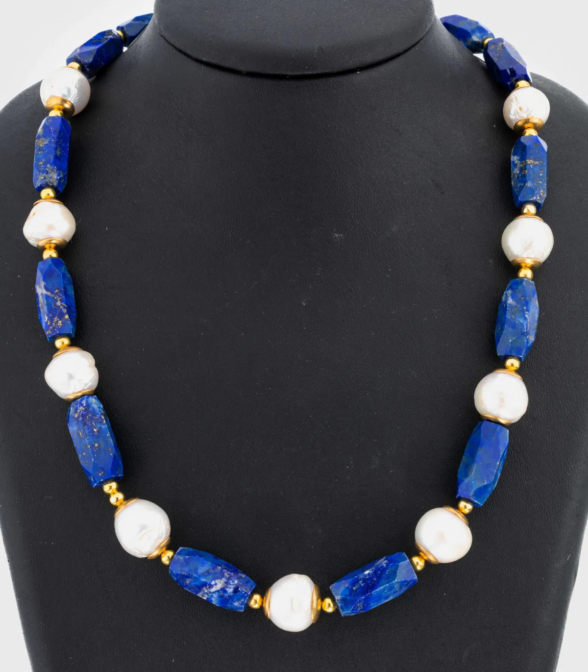 Lapislazuli-Perl-Collier, längliche facett.Lapislazuli-Glieder, unrunde Zuchtperlen,