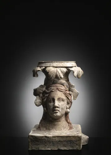 Daunian terracotta female head