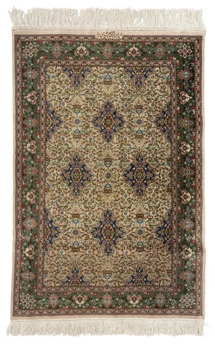 Tapis en soie signé