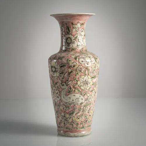 Vase with relief background