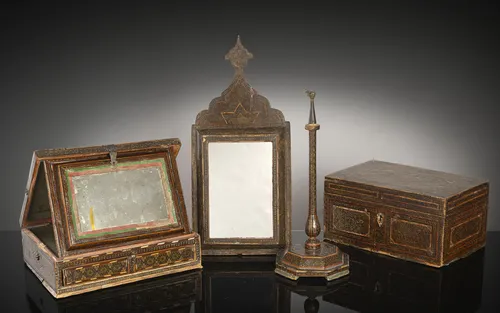 Boîte à miroir, miroir, boîte à couvercle et support avec marqueterie et décor laqué