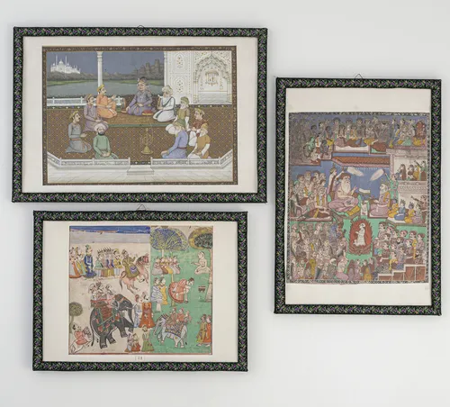 Groupe de trois miniatures/dessins, dont scènes de palais, encadrés sous verre