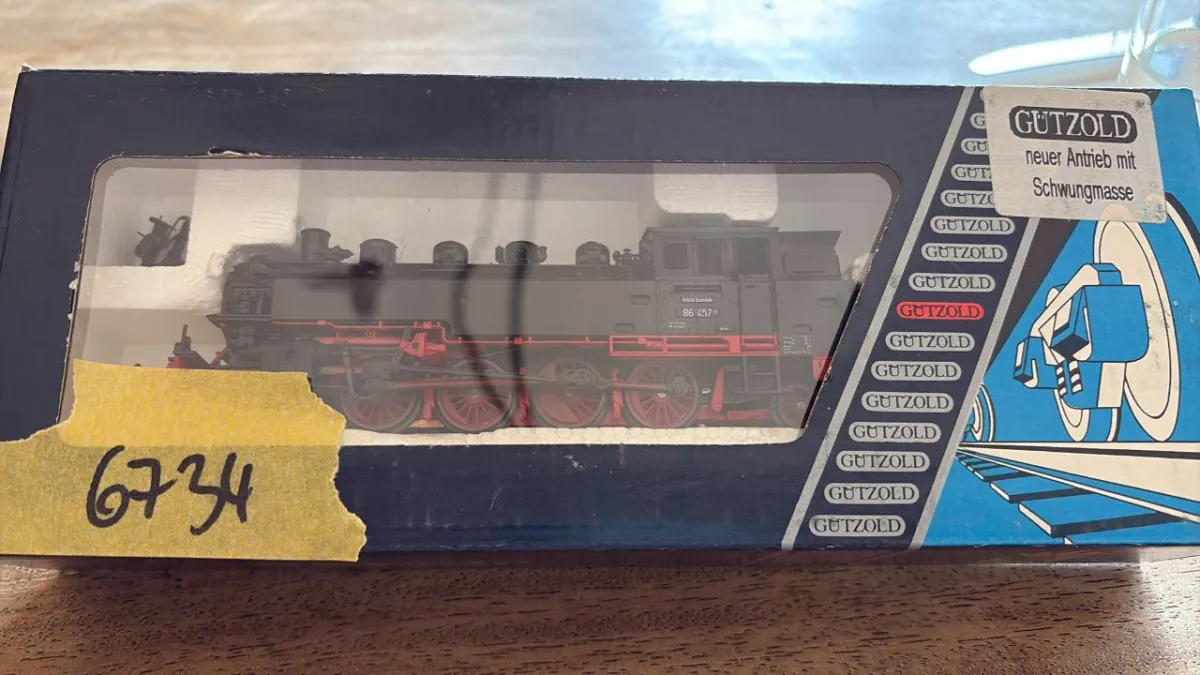 Dampflokomotive (Gützold)