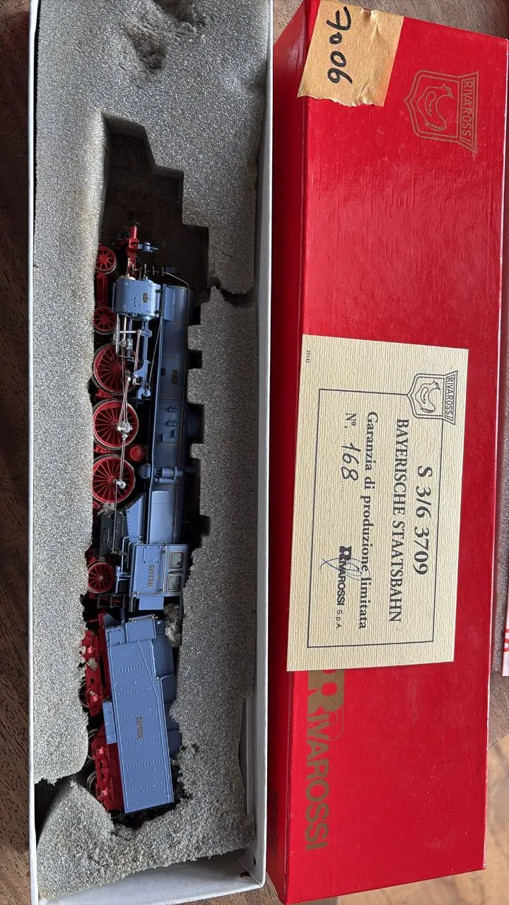 Dampflokomotive (Rivarossi)