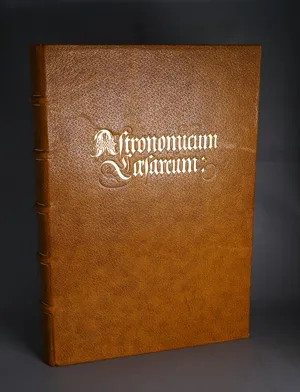 Astronomicum Caesareum – Facsimile en commentaar van D. Wattenberg