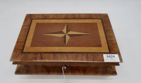1 coffret à bijoux