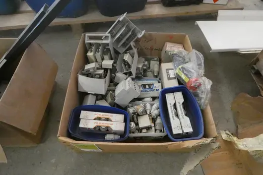 Partij zekeringen, zekeringhouders en elektrische accessoires