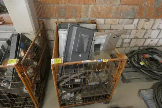 Mesh pallet with distribution boxes, cables and electrical accessories