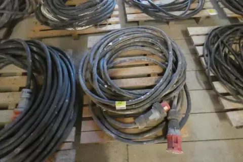 CEE silnoproudý prodlužovací kabel