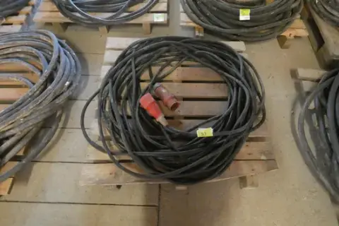 CEE silnoproudý prodlužovací kabel