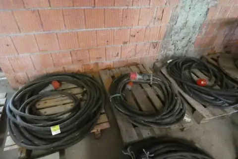 3x prodlužovací kabely CEE